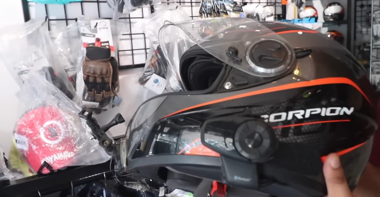 How to Wear Bike Helmet? SantaMonicaBikeShare